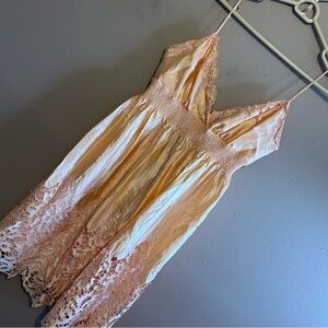 Vintage BCBG Maxazria Satin Peach Eyelet Flowy Dress Size Medium